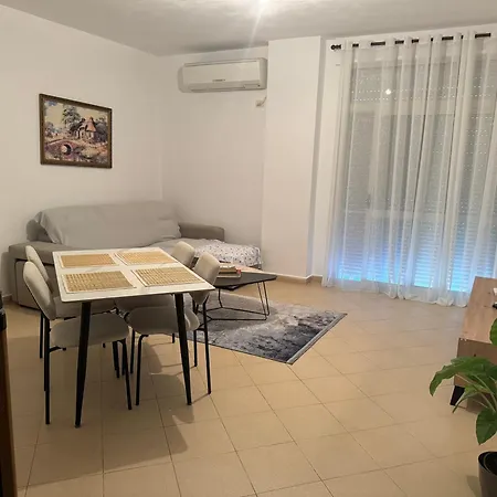 Dr Apartament Golem (Tirana)